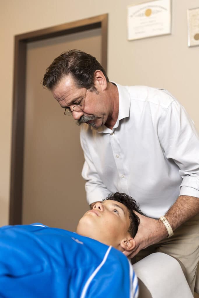 Nekpijn en stijve nek behandelen met chiropractie